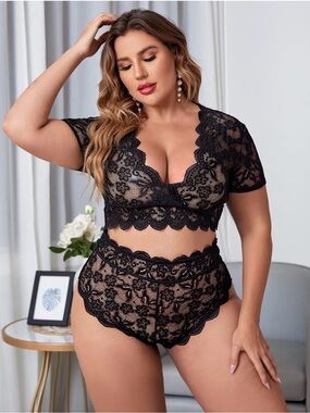Plus-Size Black Lace Bralette & High-Waist Brief Set